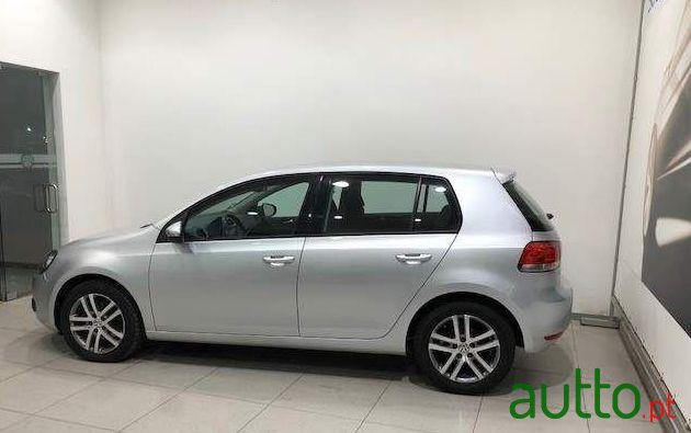 2009' Volkswagen Golf photo #1