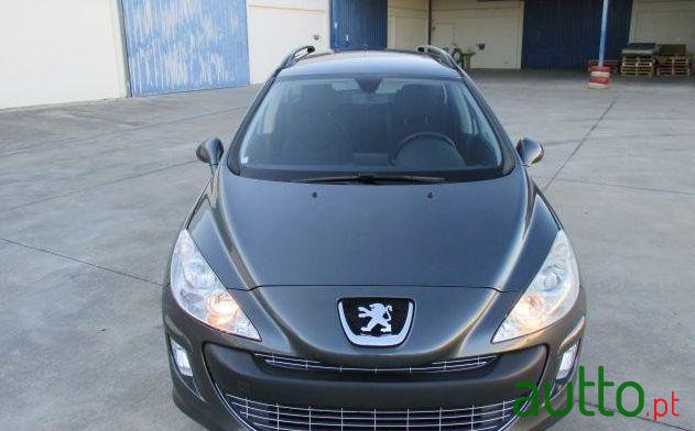 2011' Peugeot 308 Sw photo #3