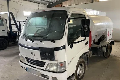 2004' Toyota Dyna