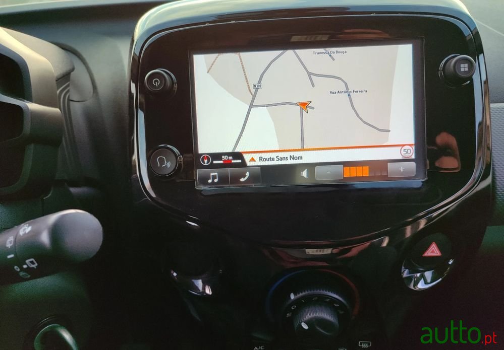 2018' Peugeot 108 1.0 E-Vti Allure photo #3