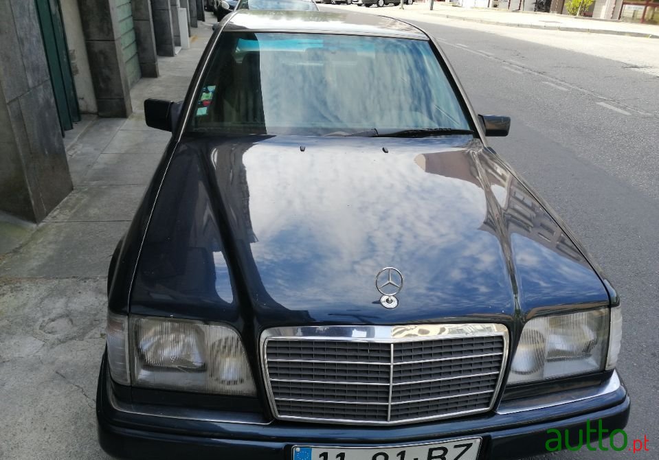 1993' Mercedes-Benz 200 Ver-D photo #2