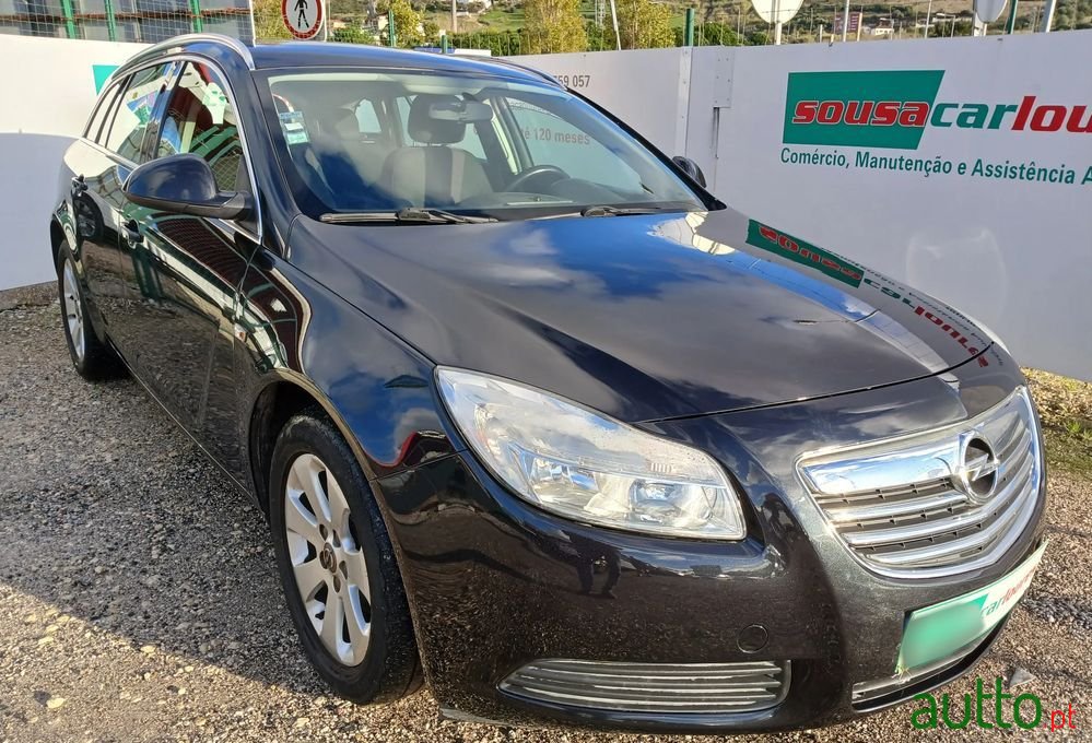 2011' Opel Insignia Sports Tourer photo #4