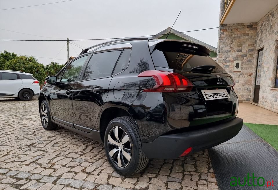 2016' Peugeot 2008 photo #6