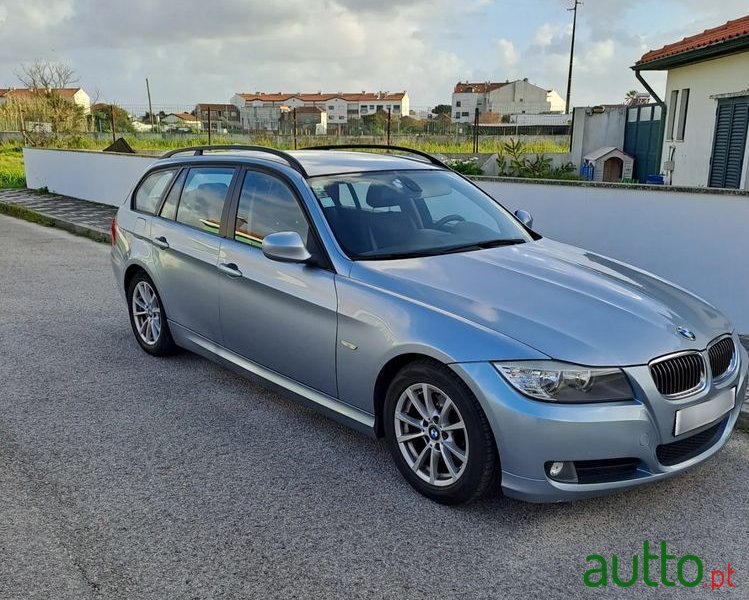 2009' BMW 318 D Touring photo #2