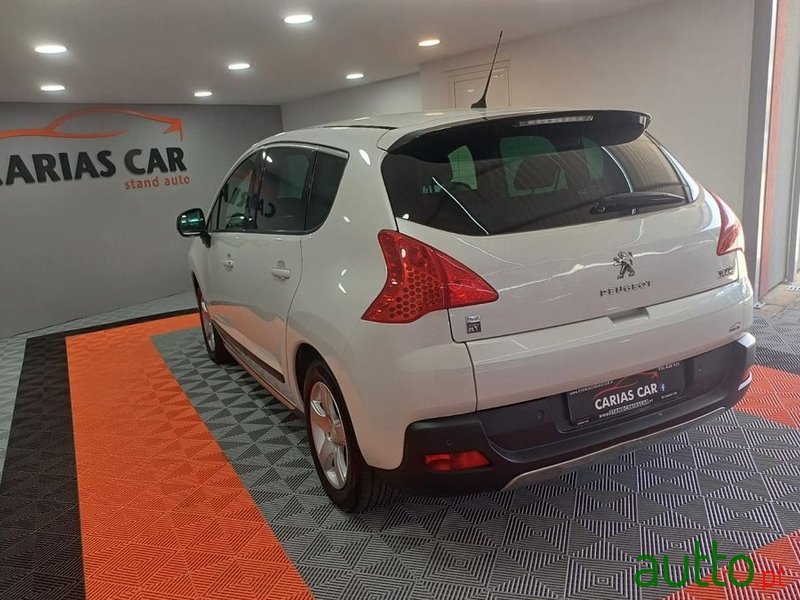 2013' Peugeot 3008 2.0 Hdi Hybrid4 photo #6