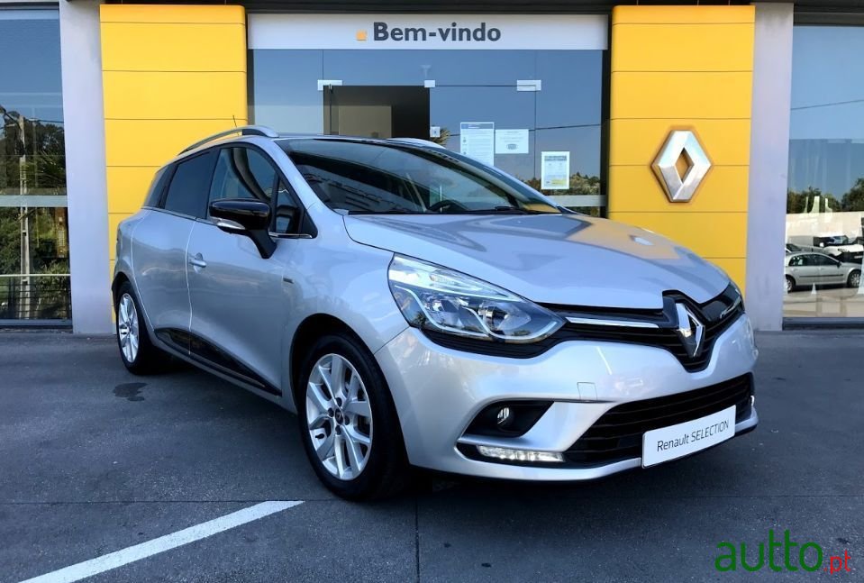 2019' Renault Clio Sport Tourer photo #1