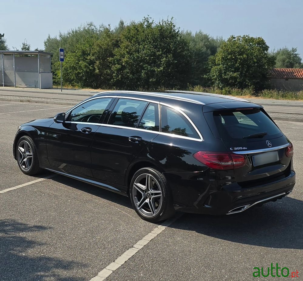2020' Mercedes-Benz Classe C photo #3