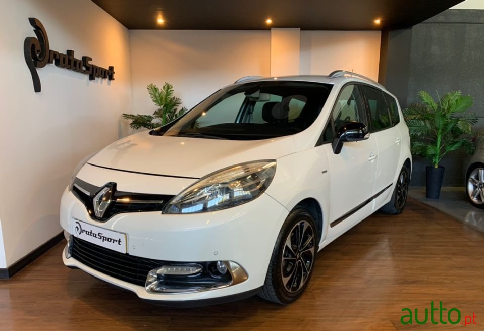 2015' Renault Grand Scenic photo #1