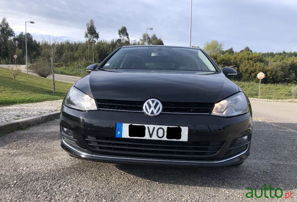 2012' Volkswagen Golf photo #3