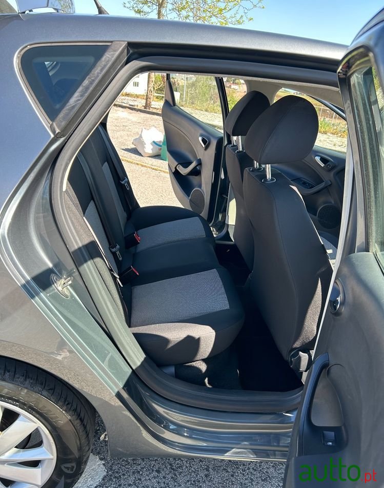 2015' SEAT Ibiza photo #6