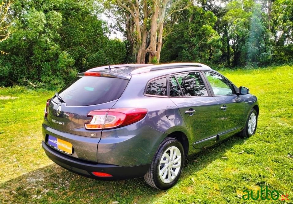 2015' Renault Megane Sport Tourer photo #4