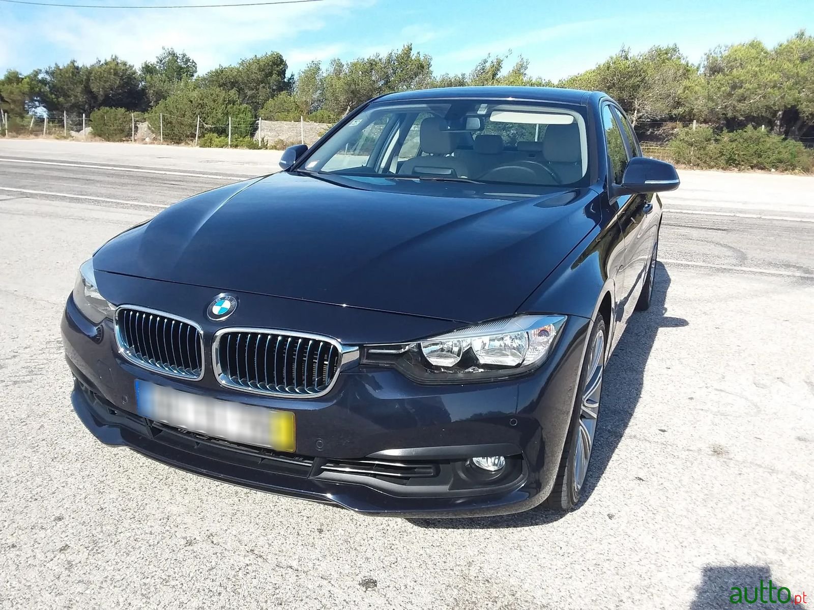 2017' BMW 330 photo #2