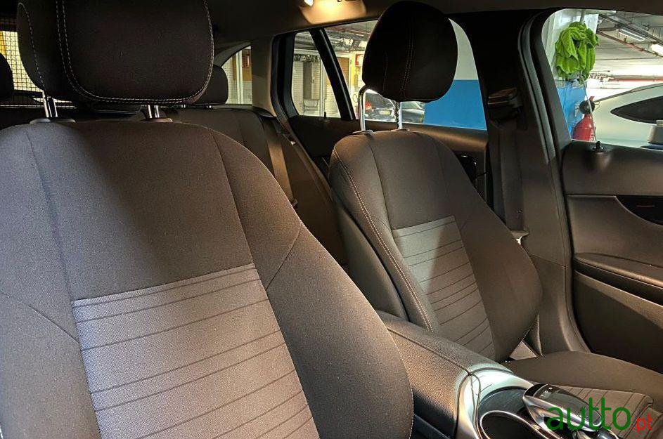 2015' Mercedes-Benz C-200 photo #4