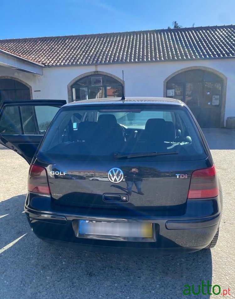 2001' Volkswagen Golf photo #6