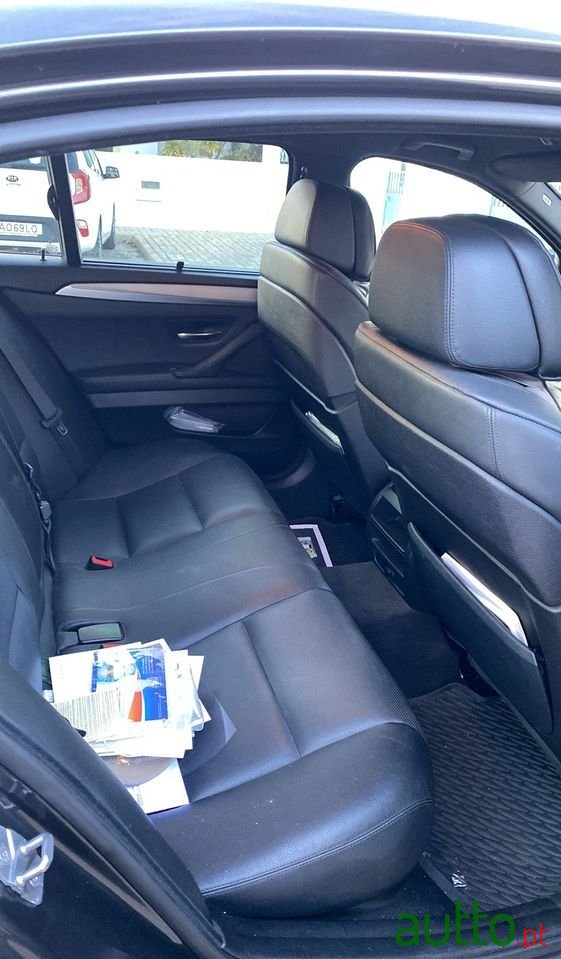 2010' BMW 535 D Auto photo #6