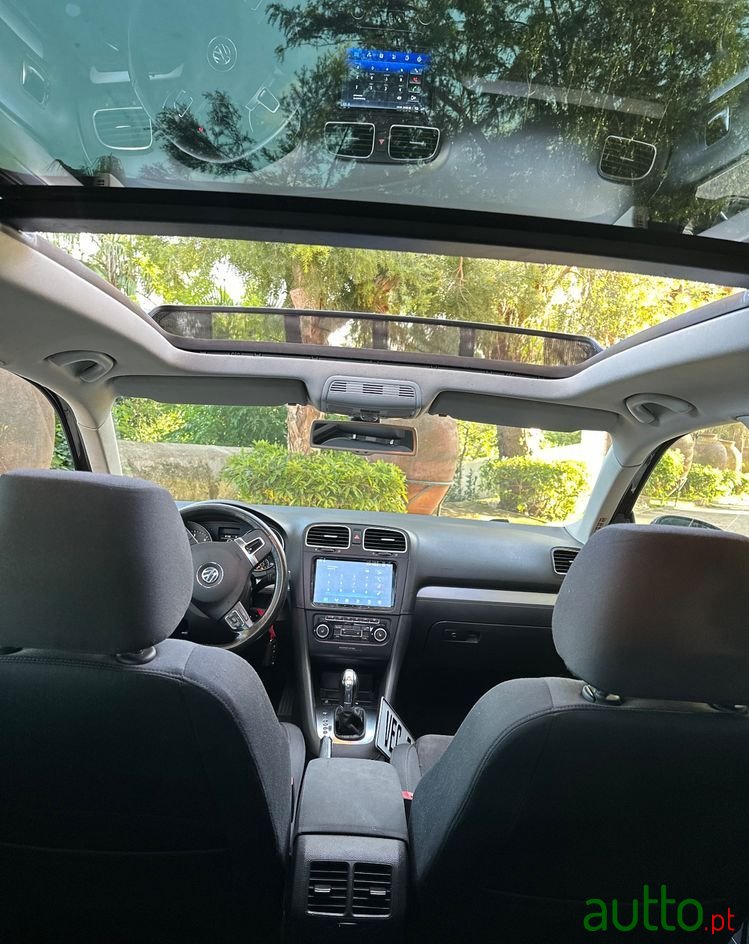 2012' Volkswagen Golf photo #2