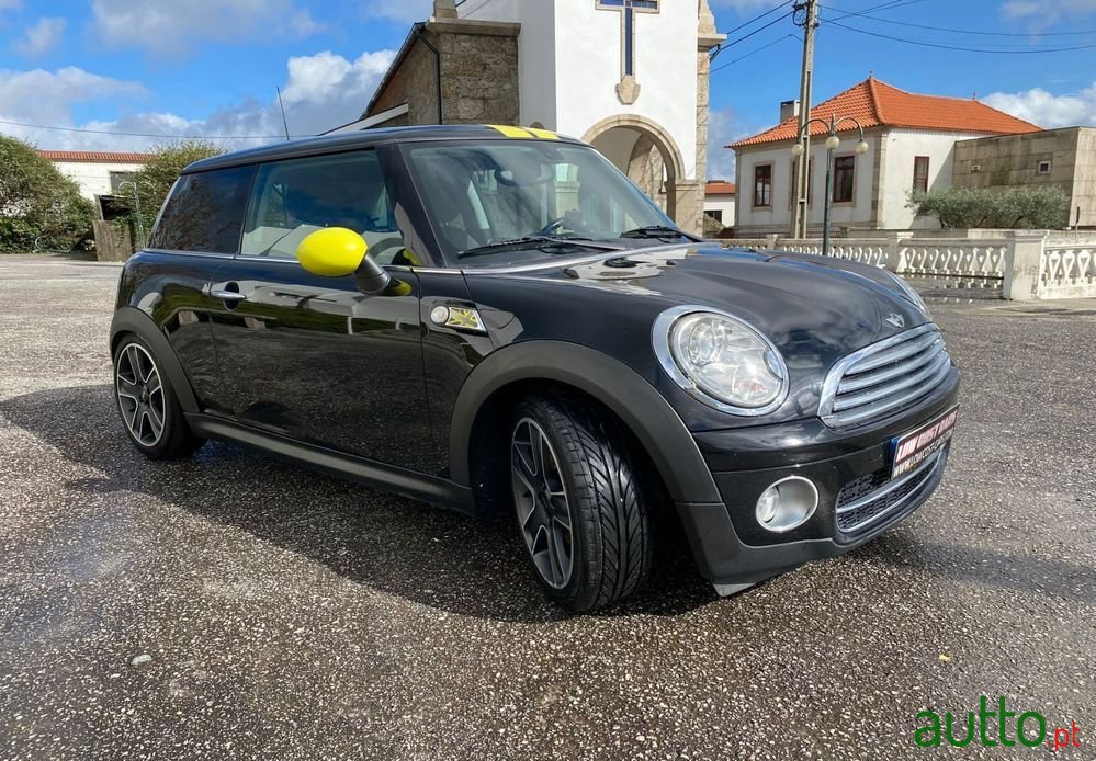 2010' MINI Cooper D photo #2