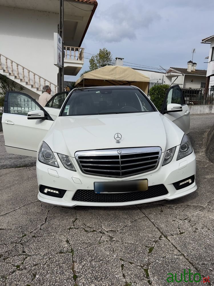 2009' Mercedes-Benz Classe E photo #5