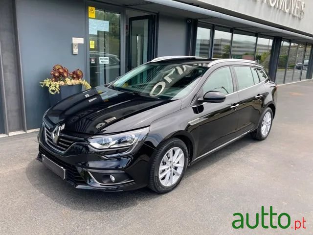 2016' Renault Megane Sport Tourer photo #3