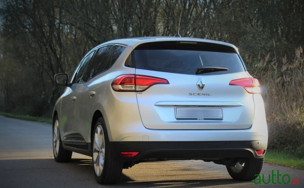 2017' Renault Scenic photo #2
