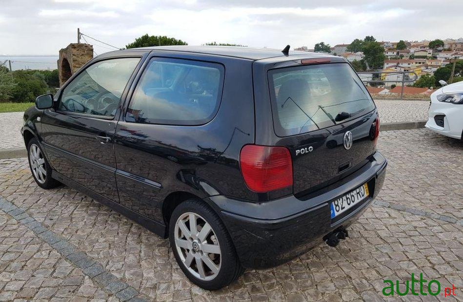 2001' Volkswagen Polo photo #2