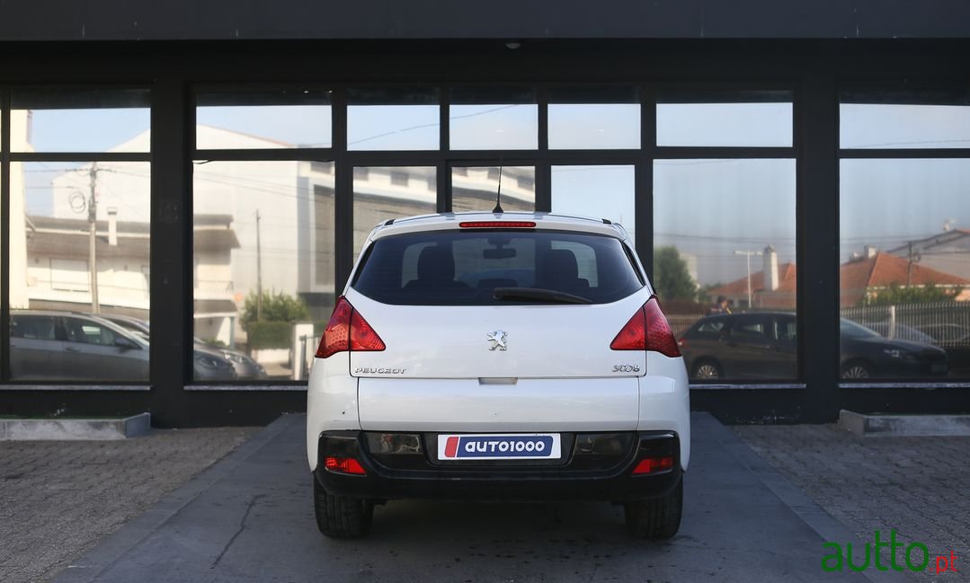2013' Peugeot 5008 photo #4