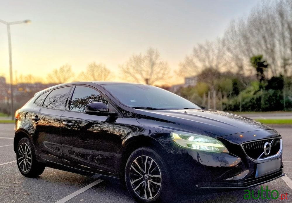 2016' Volvo V40 photo #2