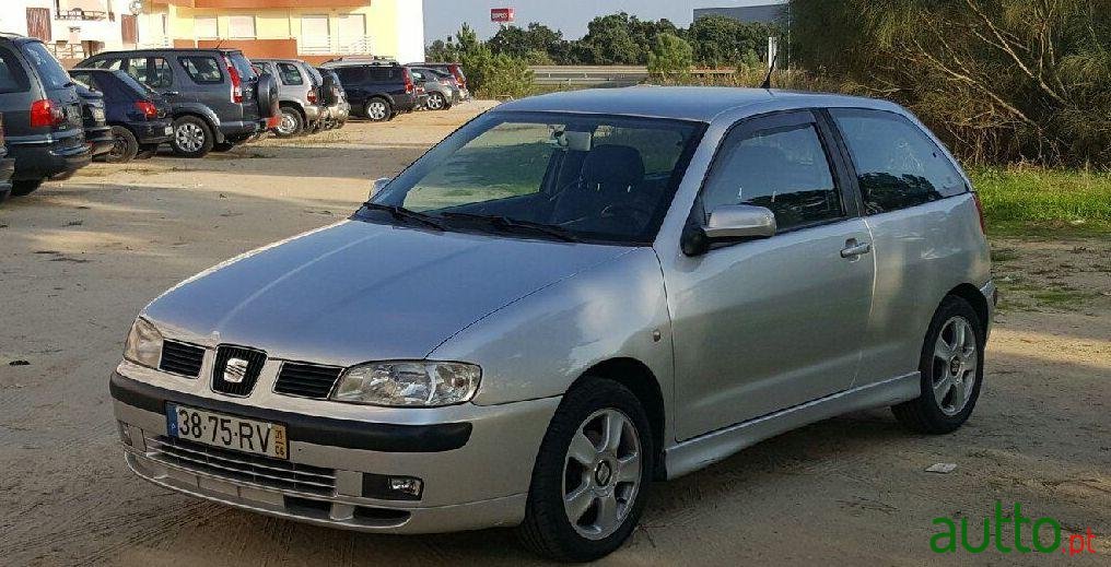 2001' SEAT Ibiza photo #1