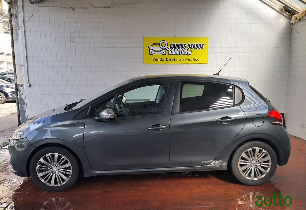 2017' Peugeot 208 photo #2