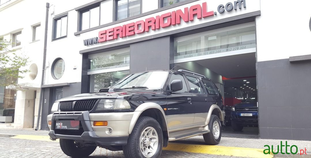 1999' Mitsubishi Pajero Sport photo #1