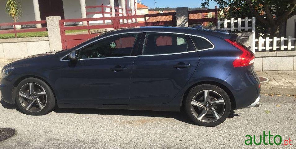 2014' Volvo V40 R - Design photo #3