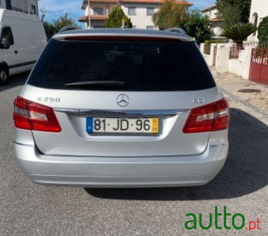 2010' Mercedes-Benz E-250 photo #2