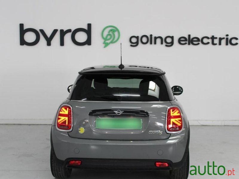 2022' MINI Cooper Se 3 Portas photo #3