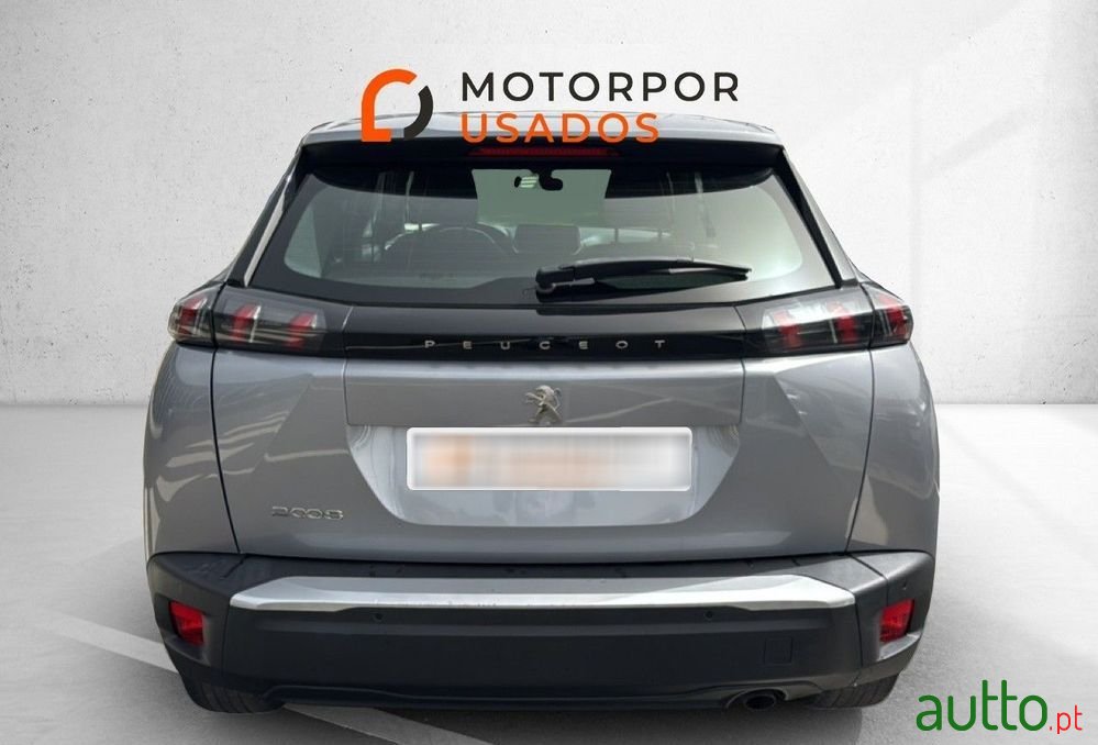 2023' Peugeot 2008 1.2 Style photo #5