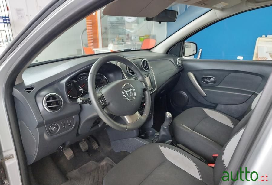 2016' Dacia Sandero Stepway photo #6