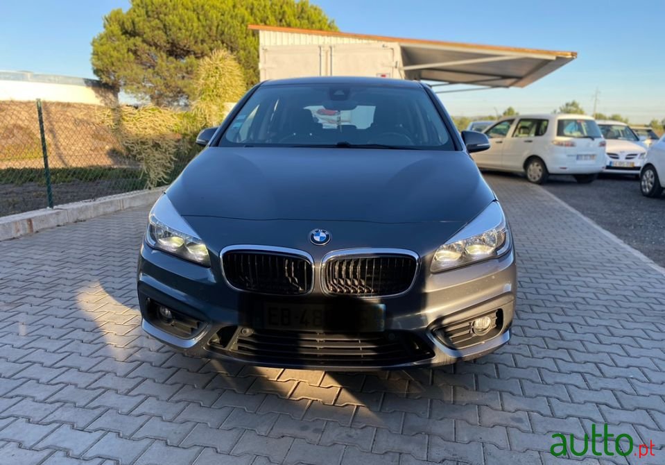 2017' BMW 218 Gran Tourer photo #3