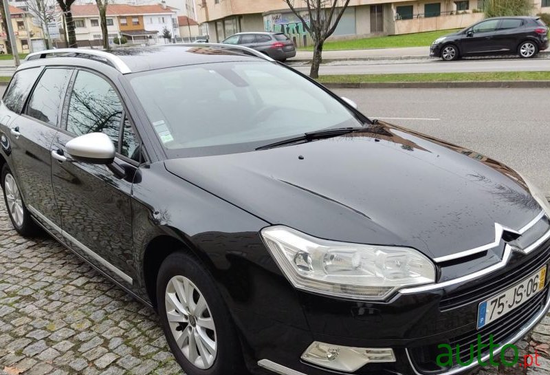 2010' Citroen C5 Tourer photo #4