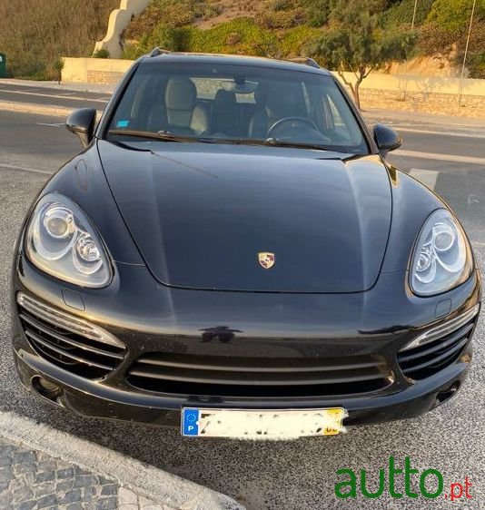 2012' Porsche Cayenne Ver-Ii photo #1