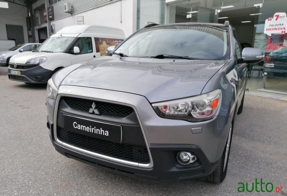 2013' Mitsubishi ASX photo #1