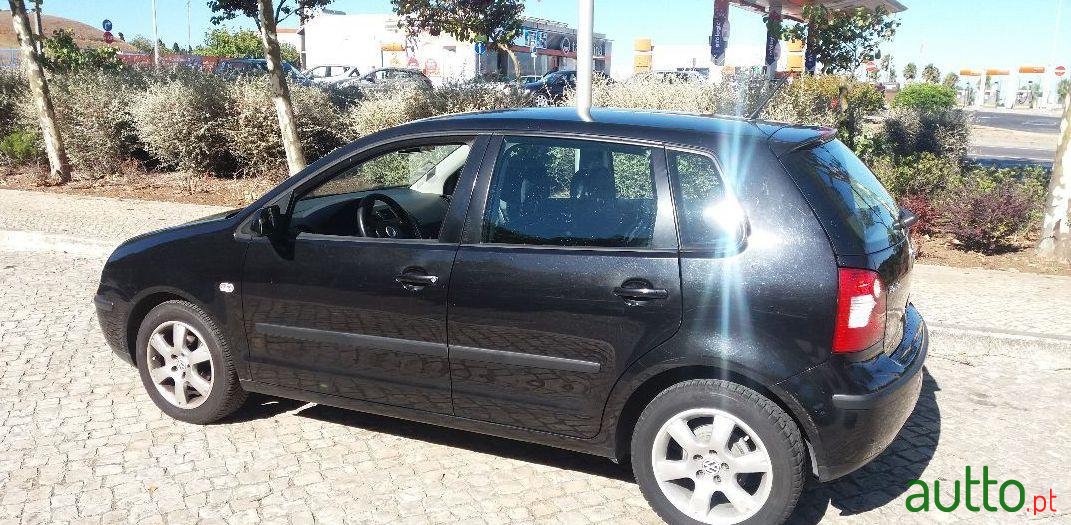 2004' Volkswagen Polo Confortline photo #1