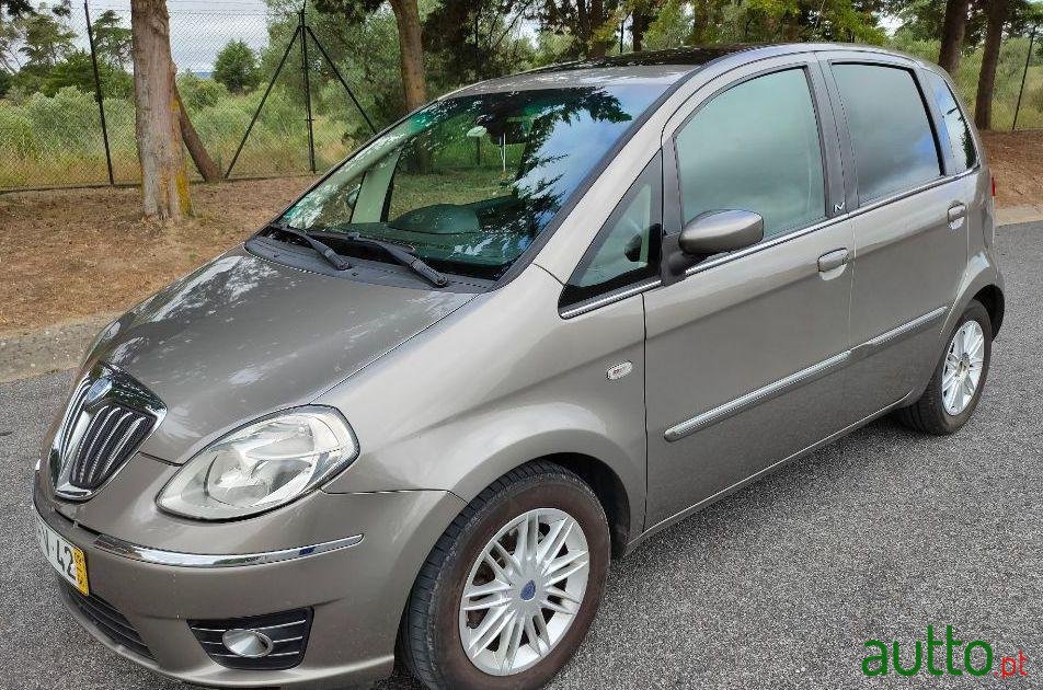2008' Lancia Musa photo #1