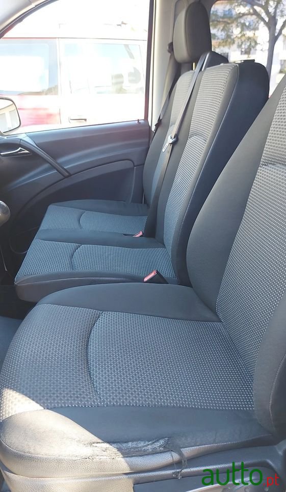 2012' Mercedes-Benz Vito photo #2