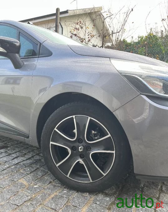 2015' Renault Clio photo #5