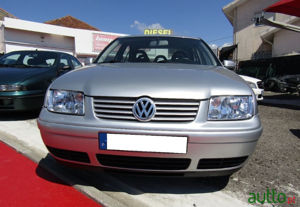 2001' Volkswagen Bora photo #1