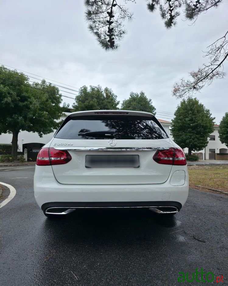 2021' Mercedes-Benz Classe C photo #6