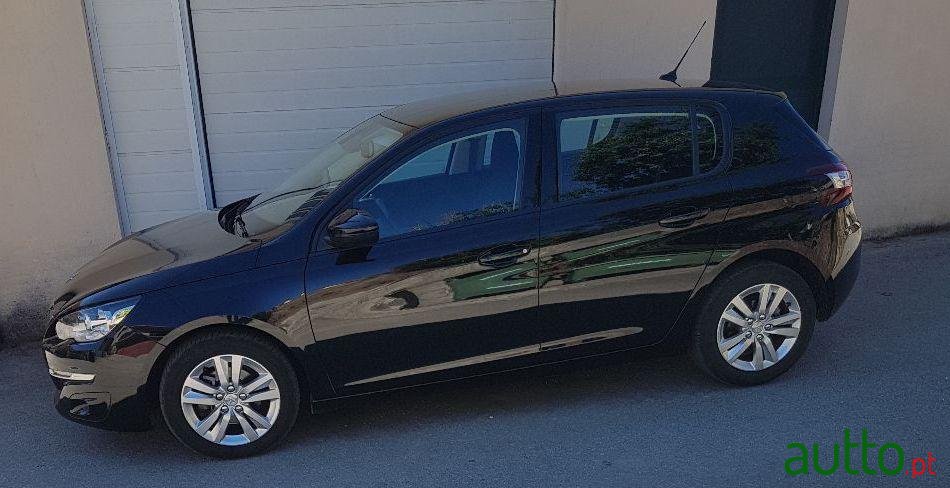 2015' Peugeot 308 photo #1