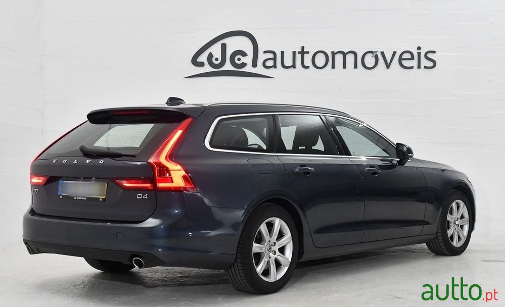 2018' Volvo V90 photo #2