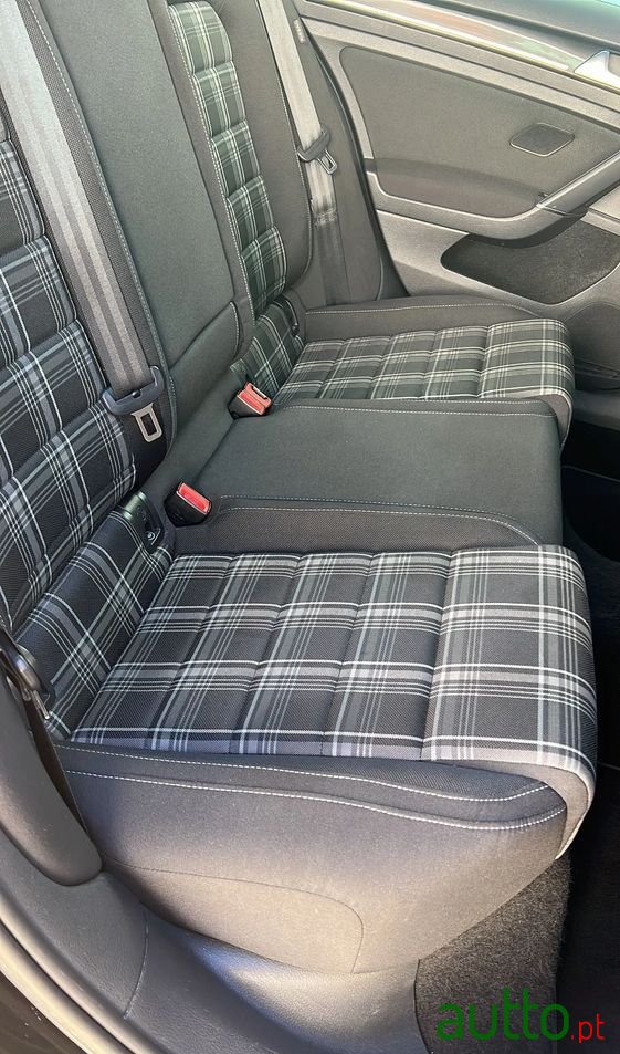 2015' Volkswagen Golf 2.0 Tdi Gtd photo #5