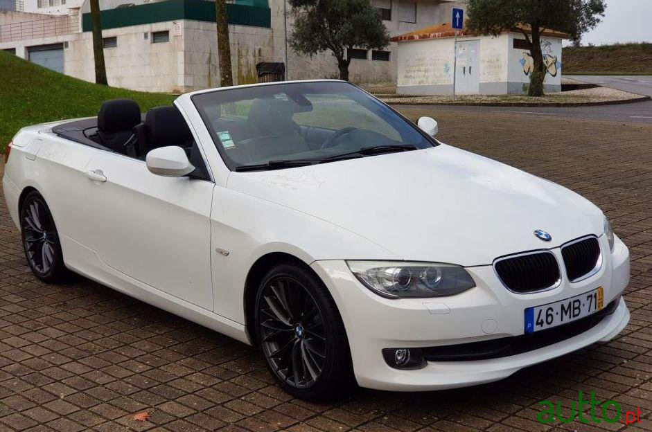 2011' BMW 320 Cabrio Lci Sport photo #3