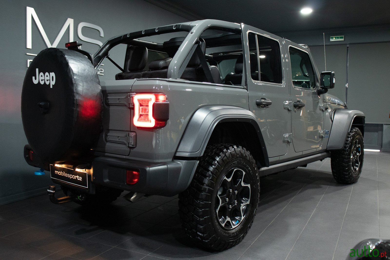 2022' Jeep Wrangler Unlimited Rubicon photo #2